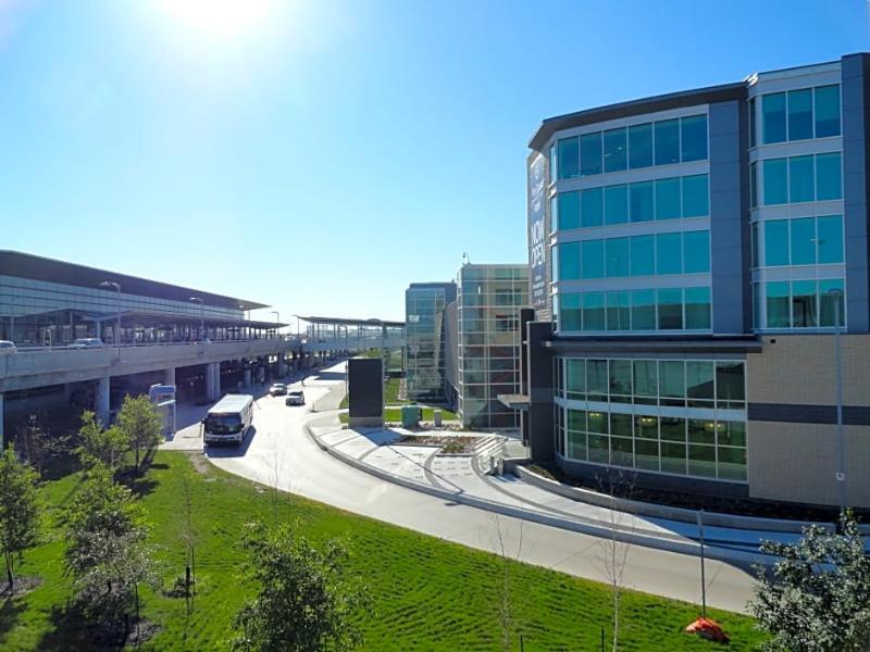 The Grand Winnipeg Airport Hotel By Lakeview Luaran gambar