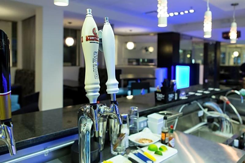 The Grand Winnipeg Airport Hotel By Lakeview Luaran gambar
